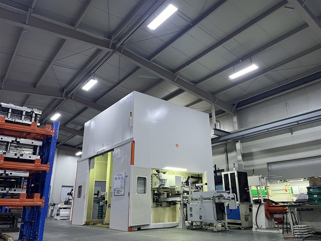 三次元機(jī)械手：驅(qū)動(dòng)多工序沖壓自動(dòng)化聯(lián)動(dòng)的核心引擎